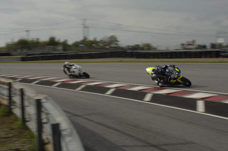 Kim Phillip og Jan Jespersen fulgtes hele løbet igennem i MC-Basen Super Challenge på Sturup Raceway.